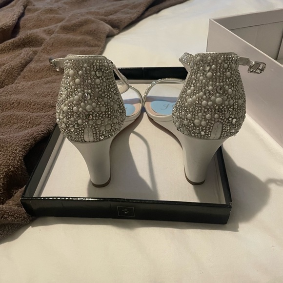 Beautiful formal/wedding wedges - Picture 2 of 4